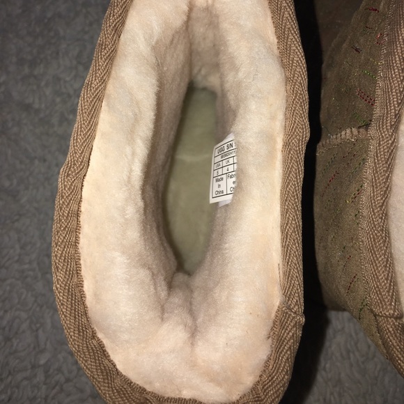 UGG - Picture 6 of 12